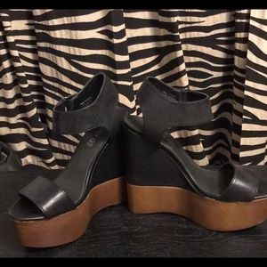 7.5 Aldo Wedge Sandals